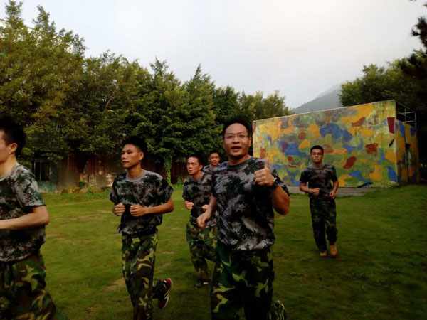 清遠(yuǎn)拓展訓(xùn)練